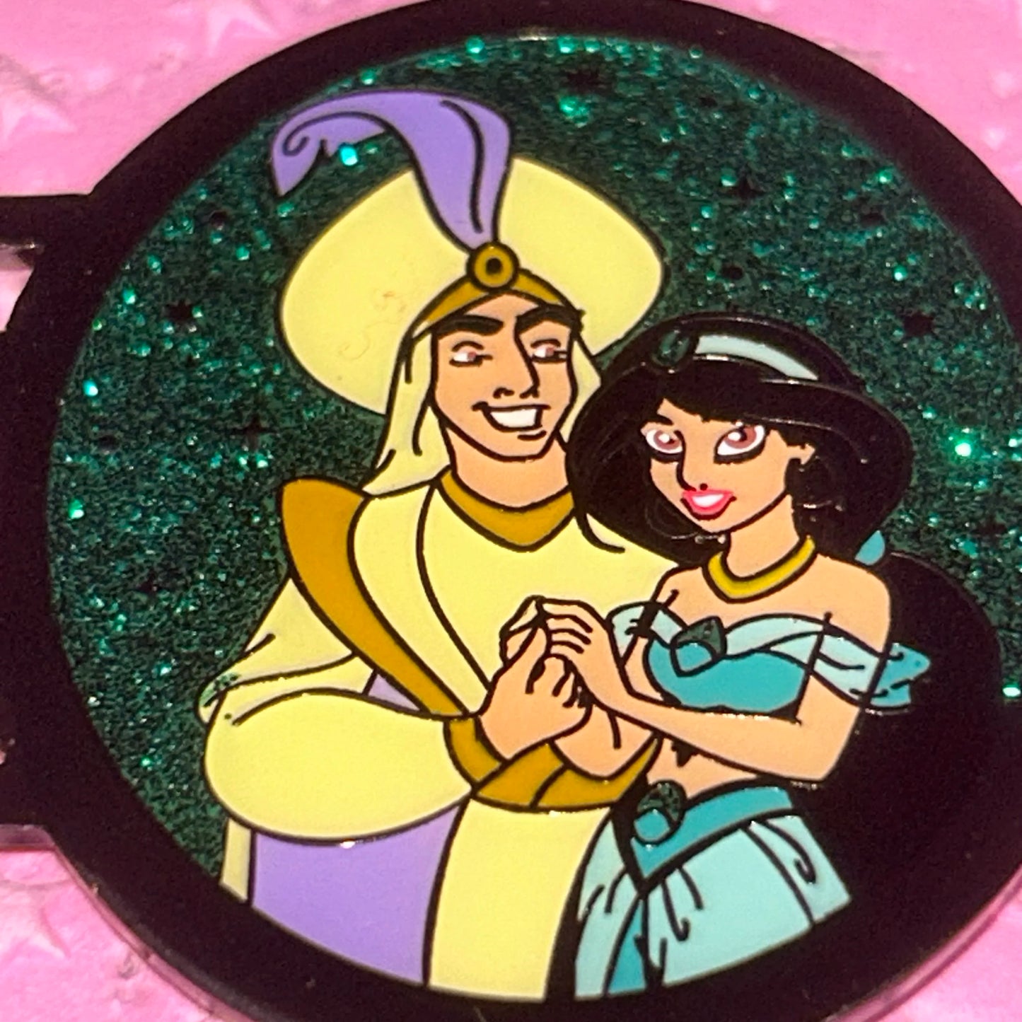 Loungefly - Jasmine and Aladdin - Princess Portrait Locket - Mystery Pin