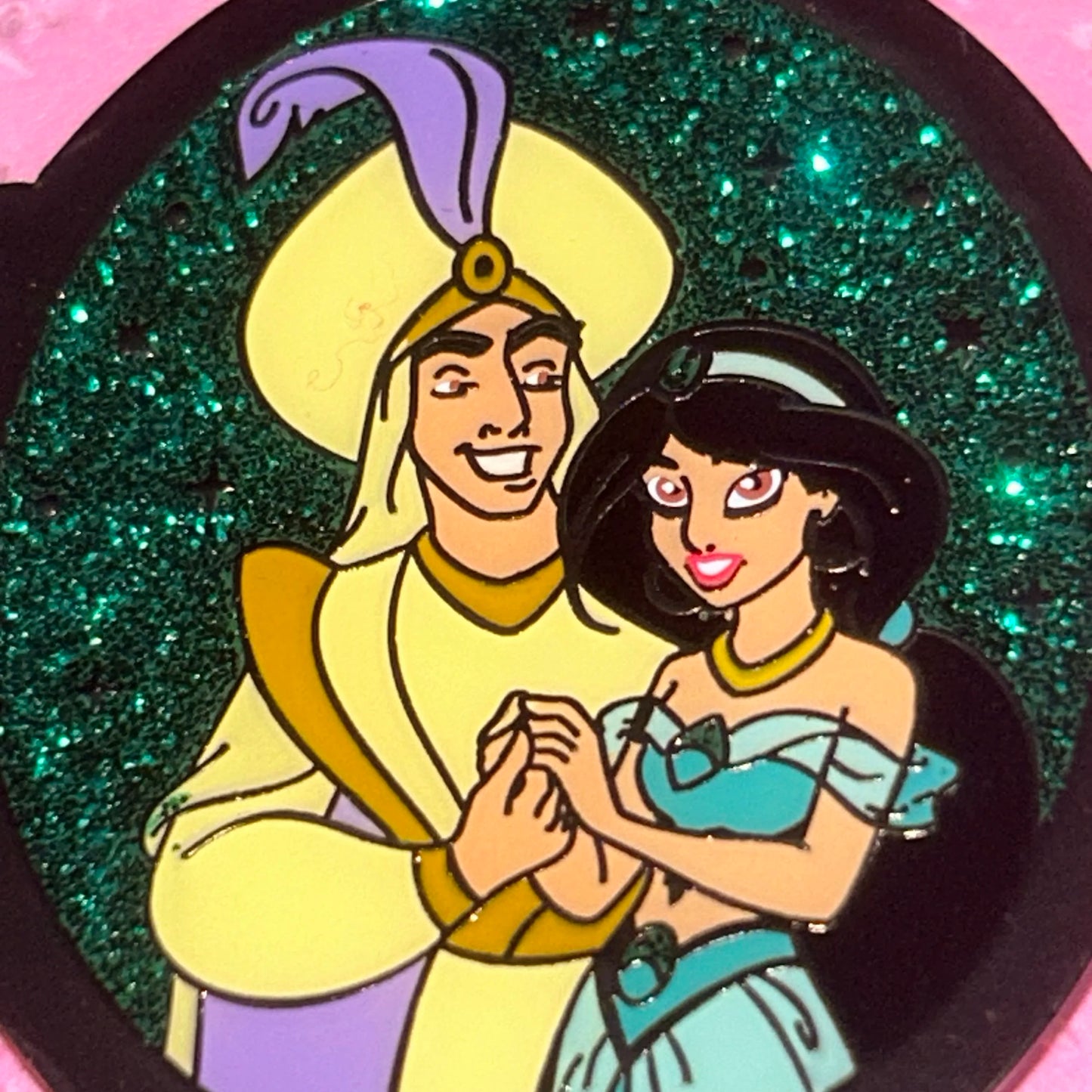 Loungefly - Jasmine and Aladdin - Princess Portrait Locket - Mystery Pin