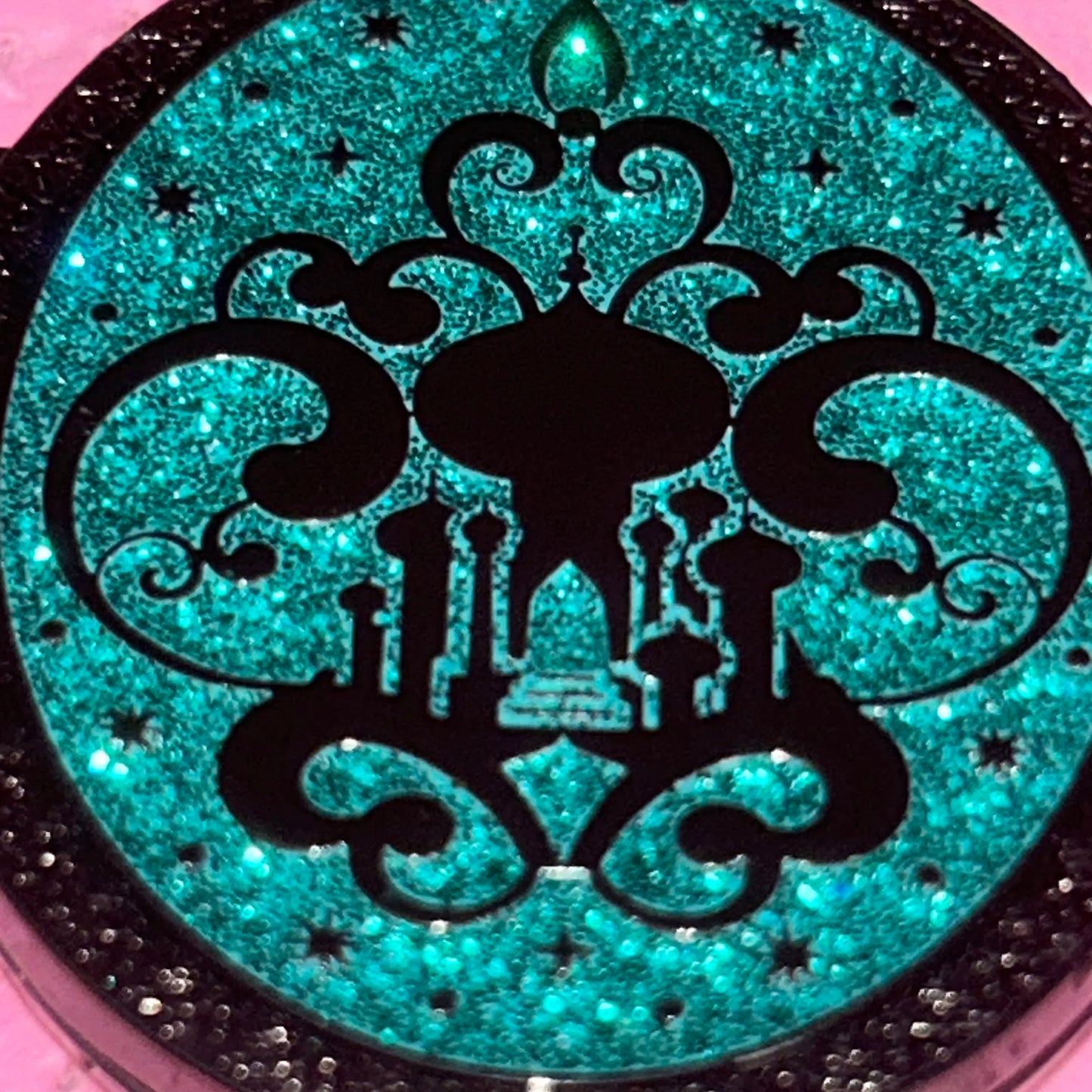 Loungefly - Jasmine and Aladdin - Princess Portrait Locket - Mystery Pin