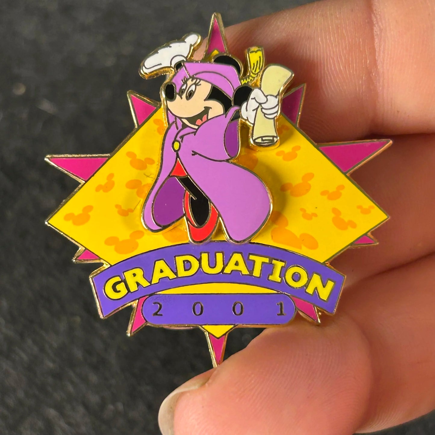 2001 - Minnie Mouse - Graduation - LE 5,000 - Disney Pin