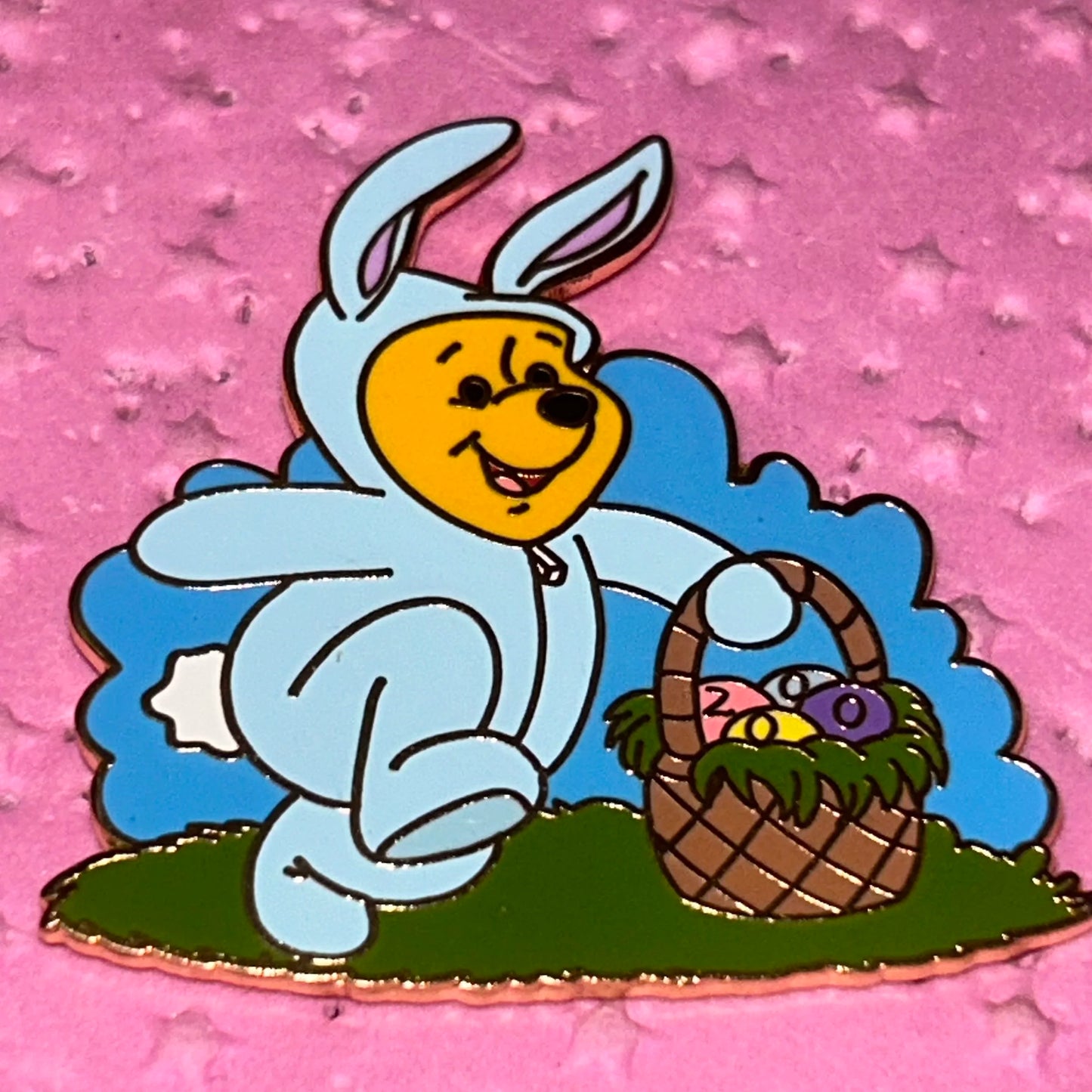 2000 - Winnie The Pooh - Easter Bunny - Limited Edition 20,000 - Pin