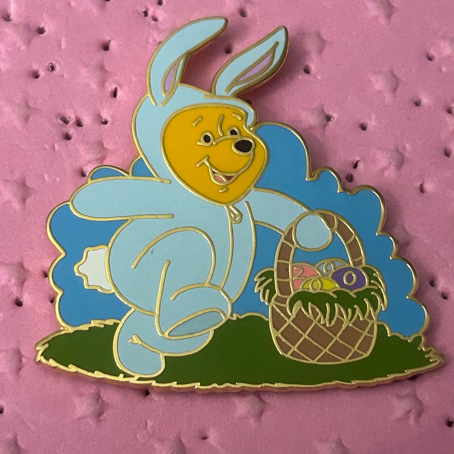 2000 - Winnie The Pooh - Easter Bunny - Limited Edition 20,000 - Pin