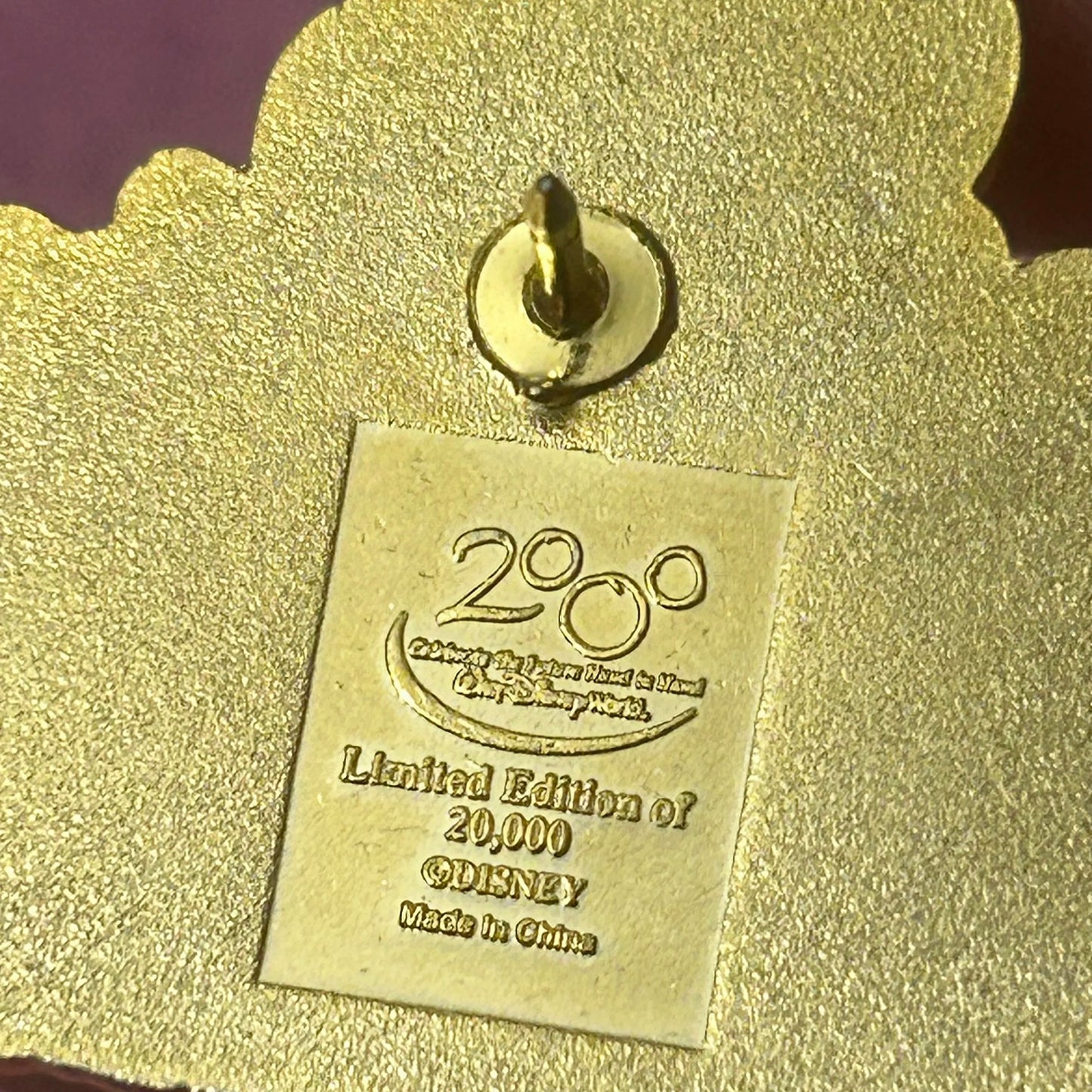 2000 - Winnie The Pooh - Easter Bunny - Limited Edition 20,000 - Pin