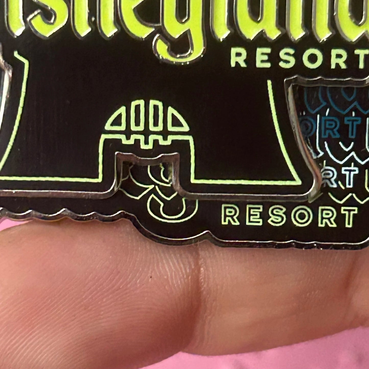 2022 - DLR - Castle - Disney Pin