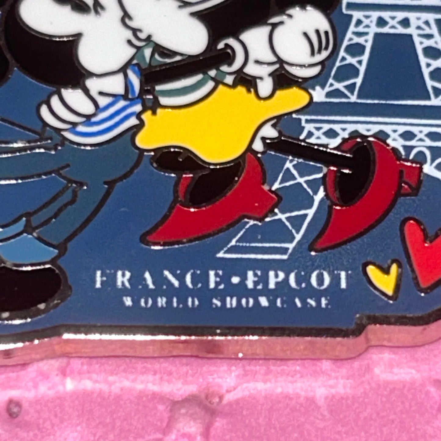 2020 - Mickey and Minnie Kissing - EPCOT - France - Pin