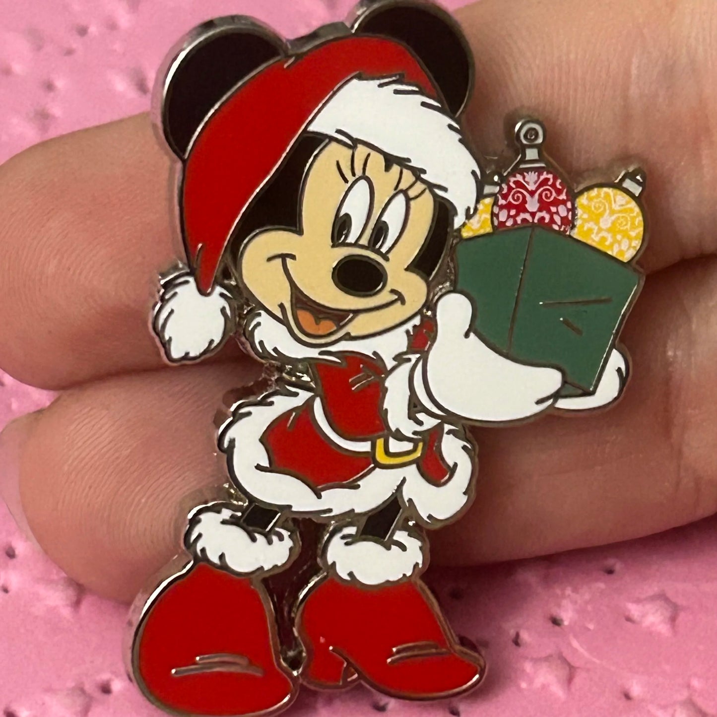 2024 - Minnie Mouse - Santa - Disney Pin