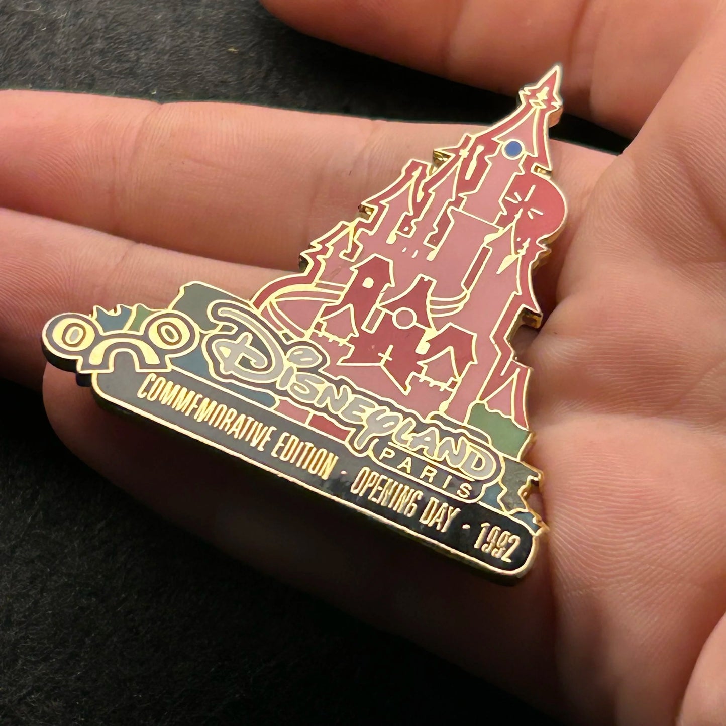2000 - Disneyland Paris - Castle - Opening Day - Commemorative Edition - Disney Pin
