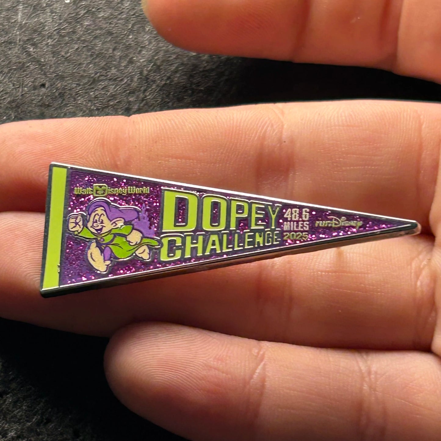 2025 - Dopey Challenge - Snow White - runDisney - LE - Banner - Disney Pin