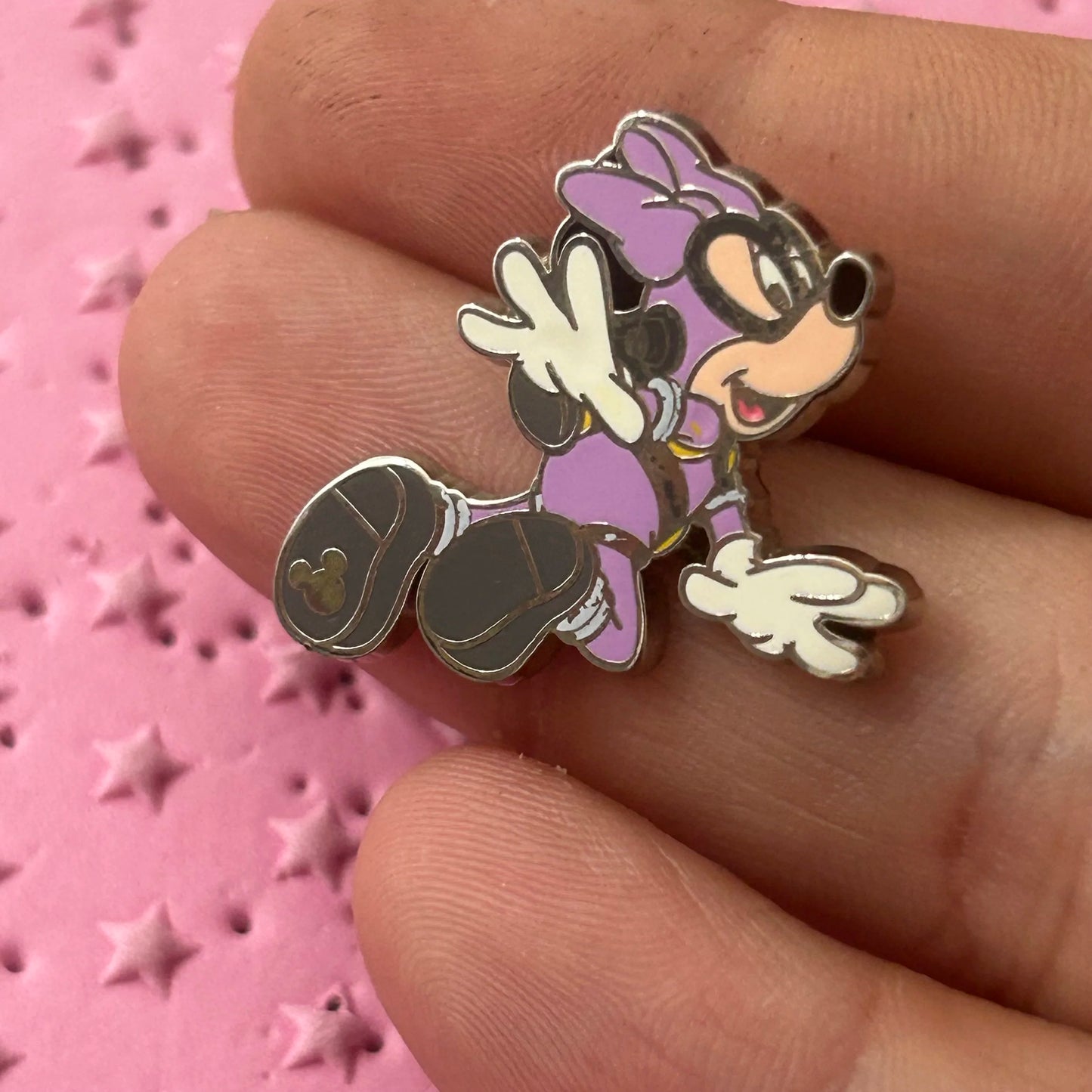 2015 - Minnie Mouse - Space Suit - Hidden Mickey Pin
