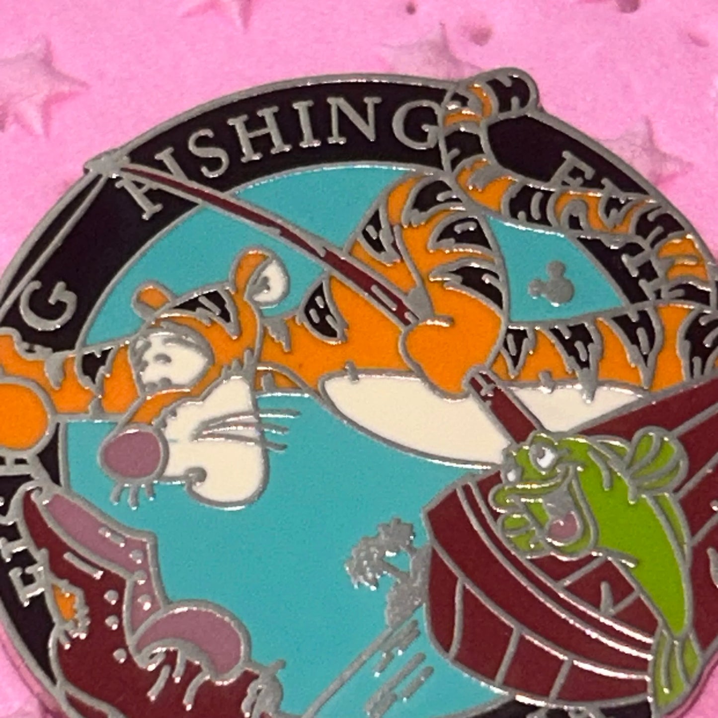 2005 - Tigger Gone Fishing - Hidden Mickey - Pin