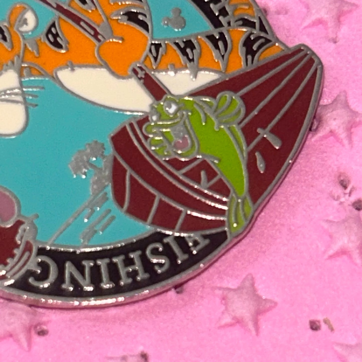 2005 - Tigger Gone Fishing - Hidden Mickey - Pin