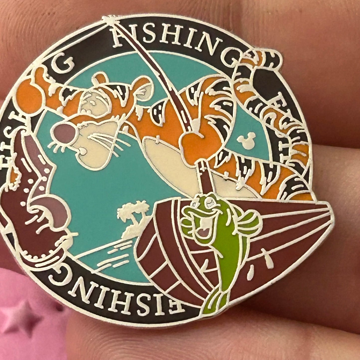 2005 - Tigger Gone Fishing - Hidden Mickey - Pin