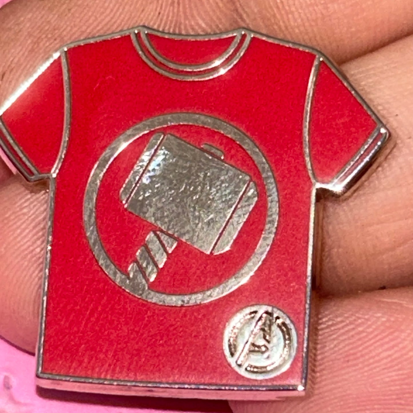 2024 - Thor - Marvel - Hidden Disney Tshirt - Disneyland - Pin