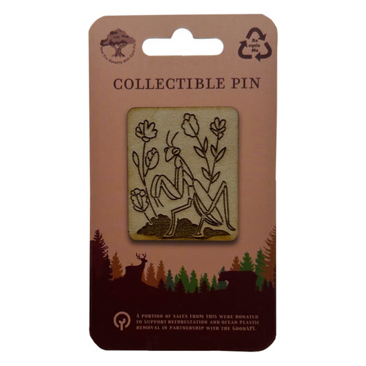Praying Mantis - Wooden Pin & Magnet