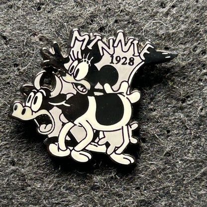 2001 - Minnie Mouse and Clarabelle - Disney Pin