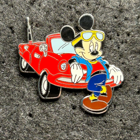 2004 - Mickey Mouse - Leaning Against Car - WDWTC - Mini - Disney Pin