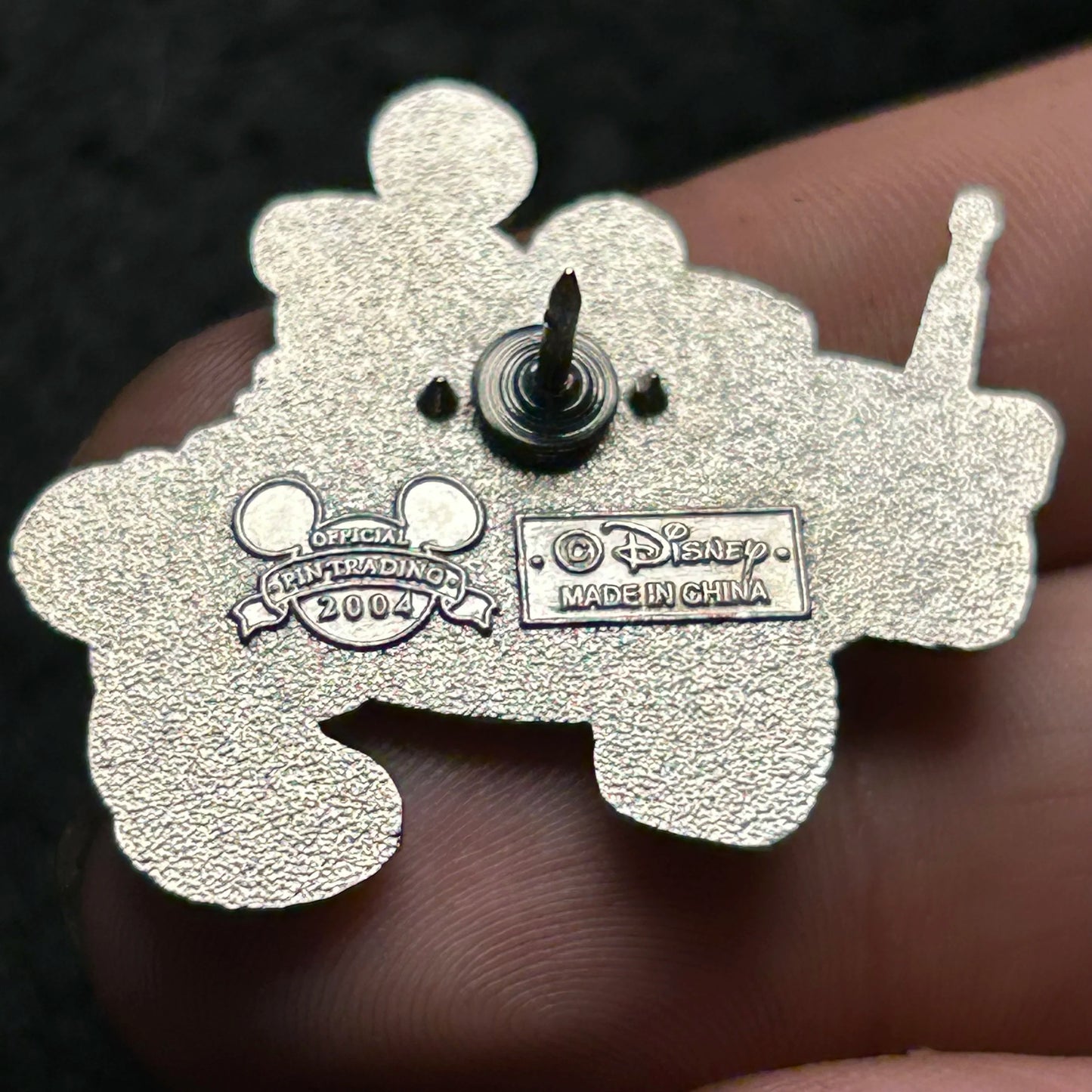 2004 - Mickey Mouse - Leaning Against Car - WDWTC - Mini - Disney Pin