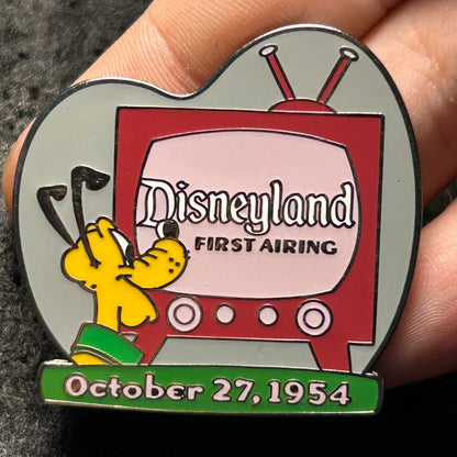2000 - Pluto - Disneyland First Airing - Tv - Countdown to Millennium - Disney Pin