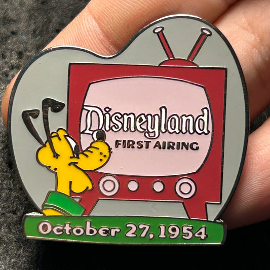 2000 - Pluto - Disneyland First Airing - Tv - Countdown to Millennium - Disney Pin