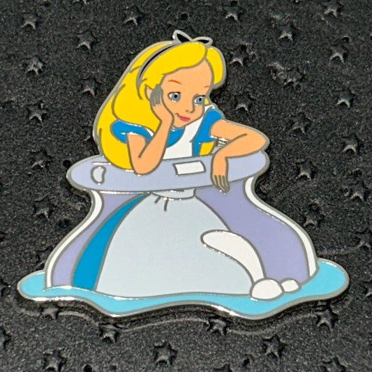 2024 - Alice in Wonderland - Floating in a Bottle - Disney Pin