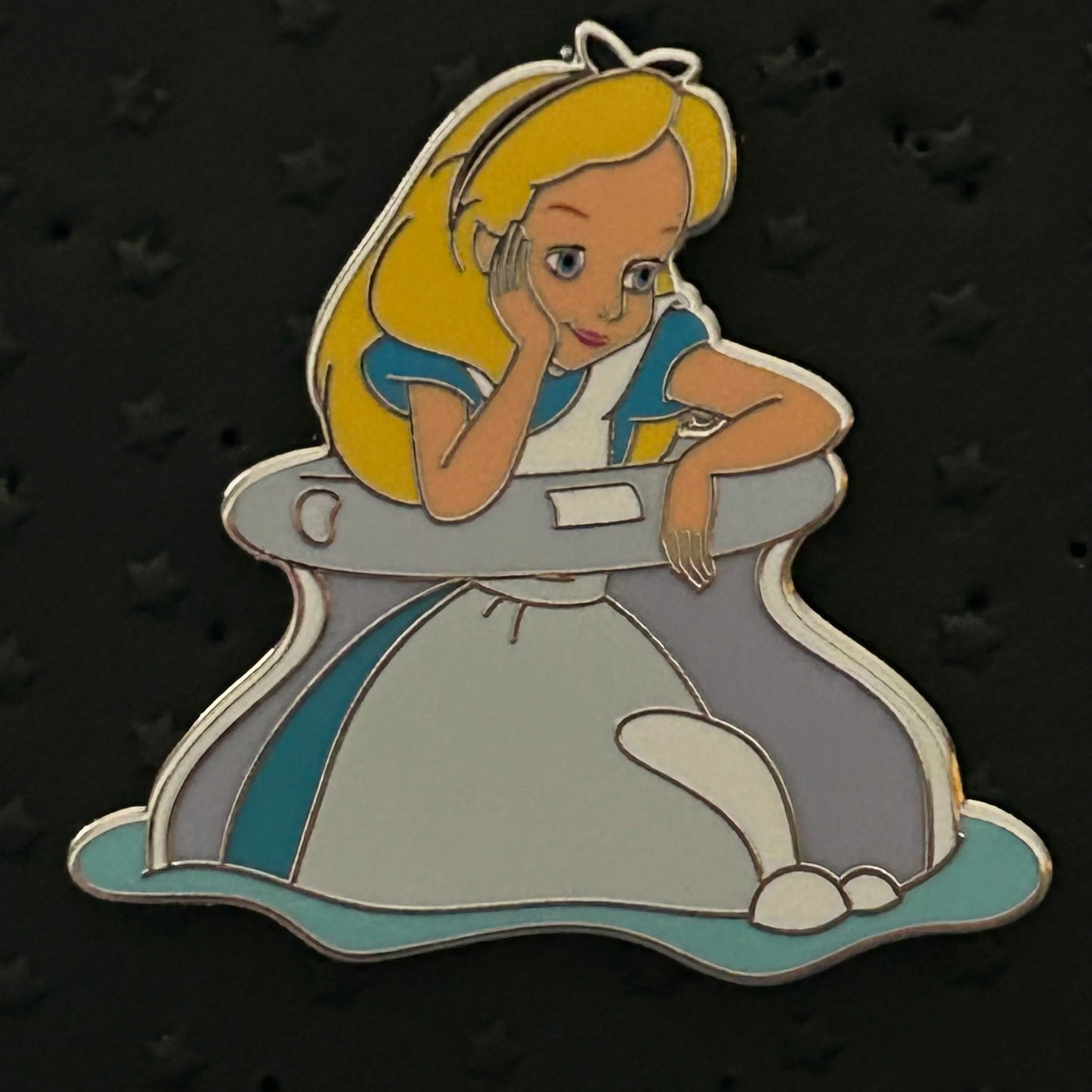 2024 - Alice in Wonderland - Floating in a Bottle - Disney Pin