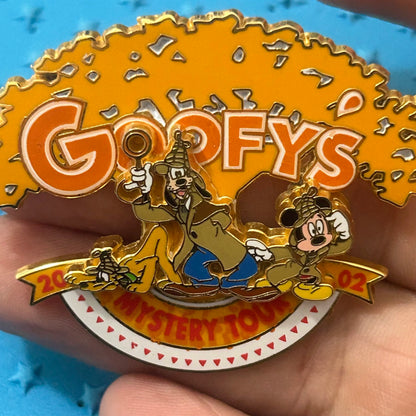 2002 - Goofys Mystery Tour - Mickey Pluto and Goofy - DAK - Cast Exclusive - Disney Pin