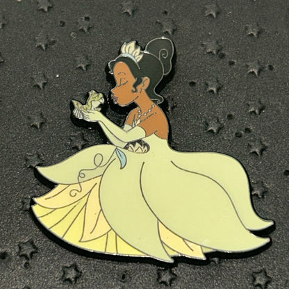 Loungefly - Tiana - Princess and the Frog - Kissing Naveen as Frog - Disney Pin