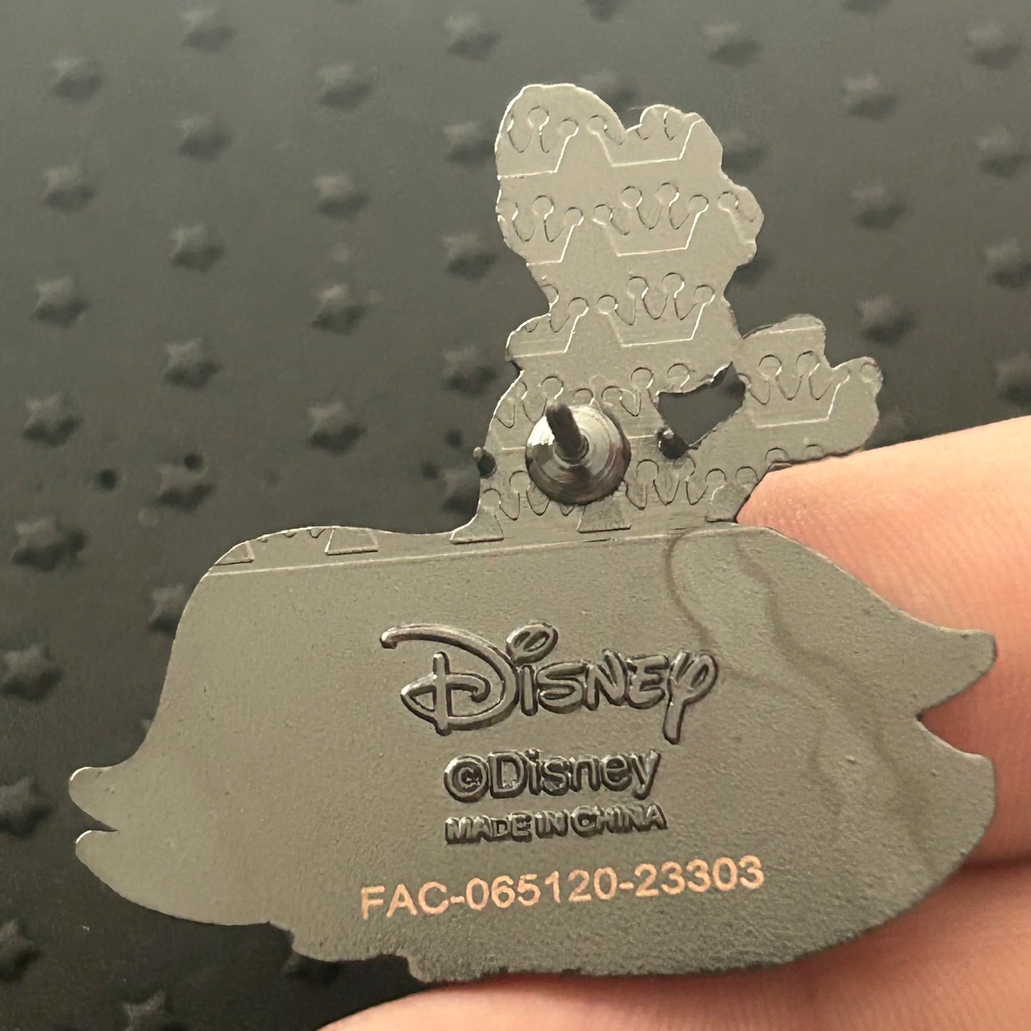 Loungefly - Tiana - Princess and the Frog - Kissing Naveen as Frog - Disney Pin