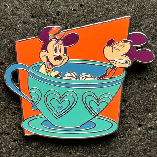 2024 - Minnie and Mickey Mouse - Teacups - Play in the Parks - Mystery Pin