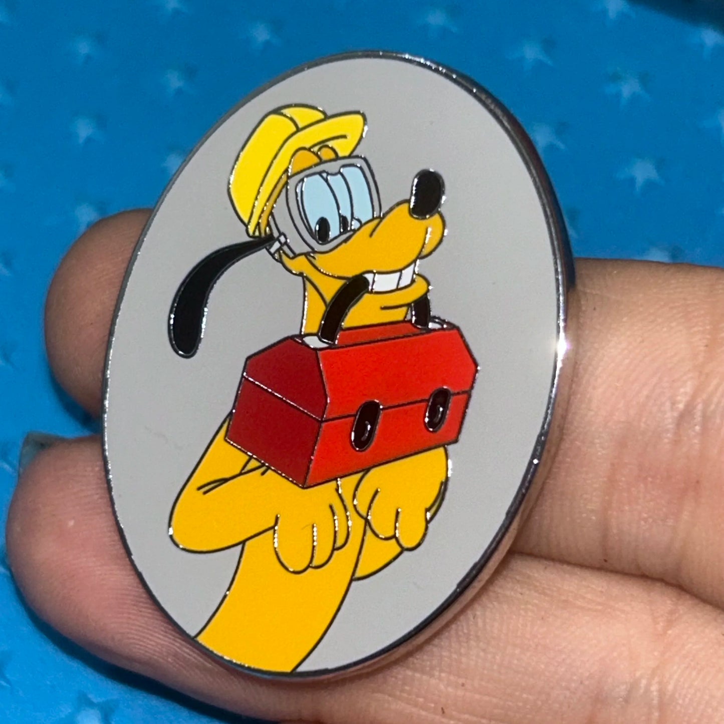 2016 - Pluto - Construction Worker - Red Tool Box - Disney Pin