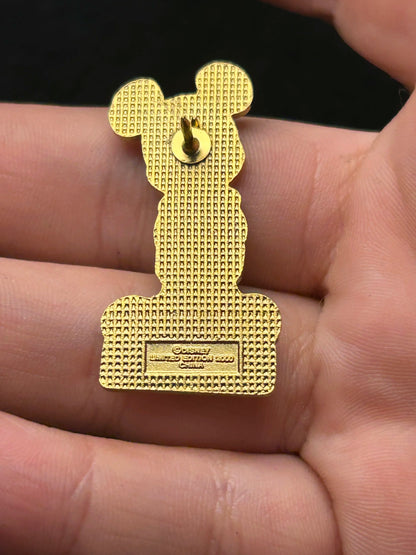2000 - Mickey Mouse - Candlelight Processional - DLR - Disney Pin