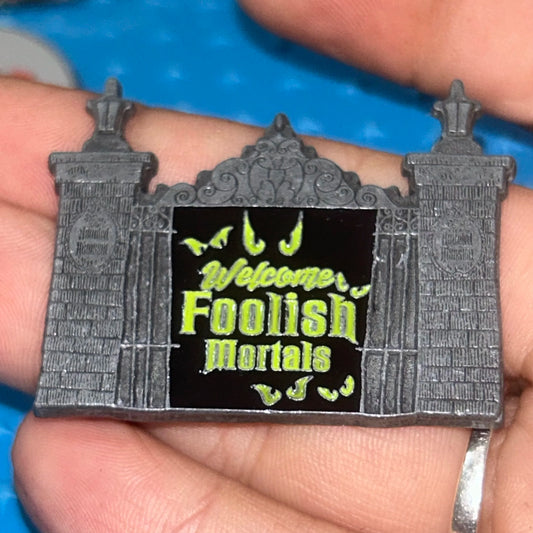 Loungefly - Welcome Foolish Mortals - Haunted Mansion - Glow In The Dark - Pin