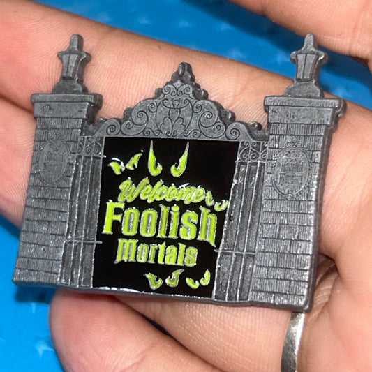 Loungefly - Welcome Foolish Mortals - Haunted Mansion - Glow In The Dark - Pin