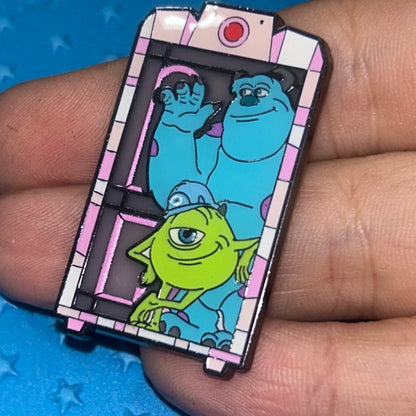 Loungefly - Sully and Mike - Monsters Inc Door - Stained Glass - Pin