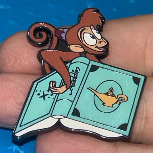 Loungefly - Abu With Book - Aladdin - Disney Pin