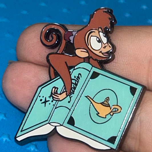 Loungefly - Abu With Book - Aladdin - Disney Pin