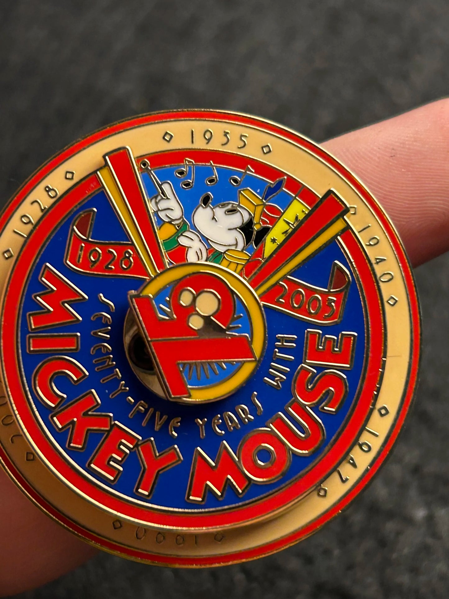 2003 - Mickey Mouse - All Versions - Spinner - Cast Exclusive - Disney Pin