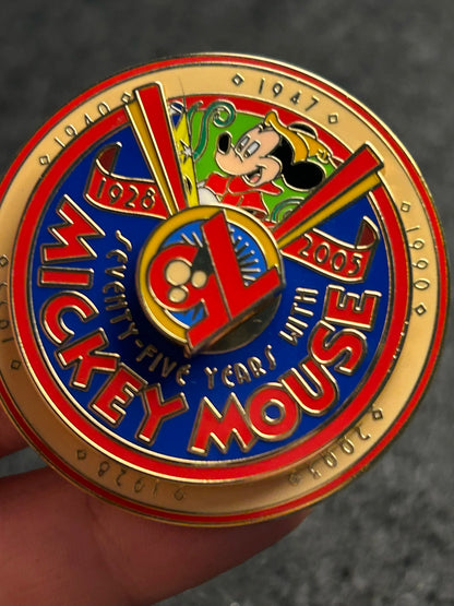 2003 - Mickey Mouse - All Versions - Spinner - Cast Exclusive - Disney Pin
