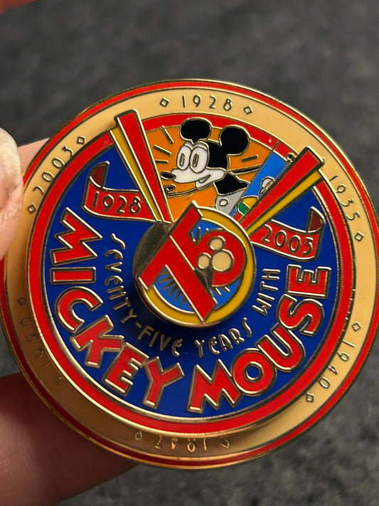 2003 - Mickey Mouse - All Versions - Spinner - Cast Exclusive - Disney Pin