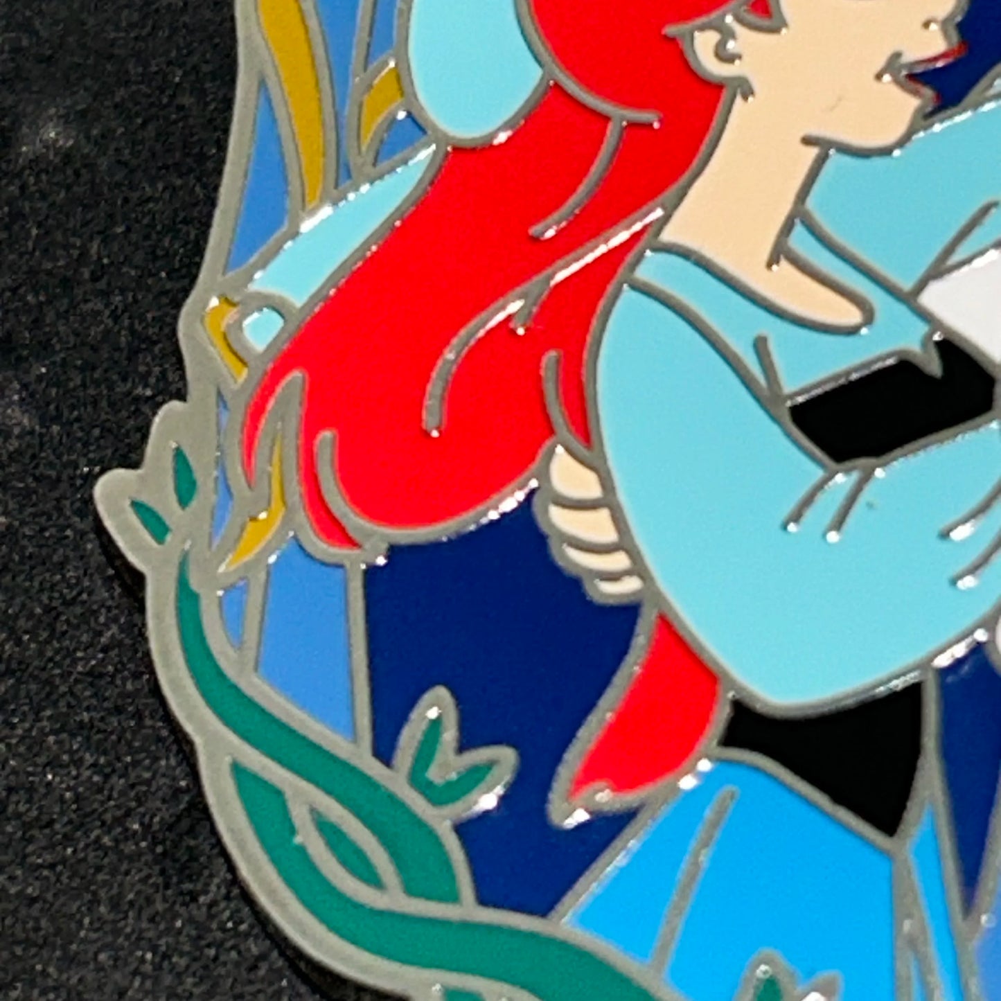 2023 - Ariel and Eric - Holding Hands - The Little Mermaid - Disney Pin