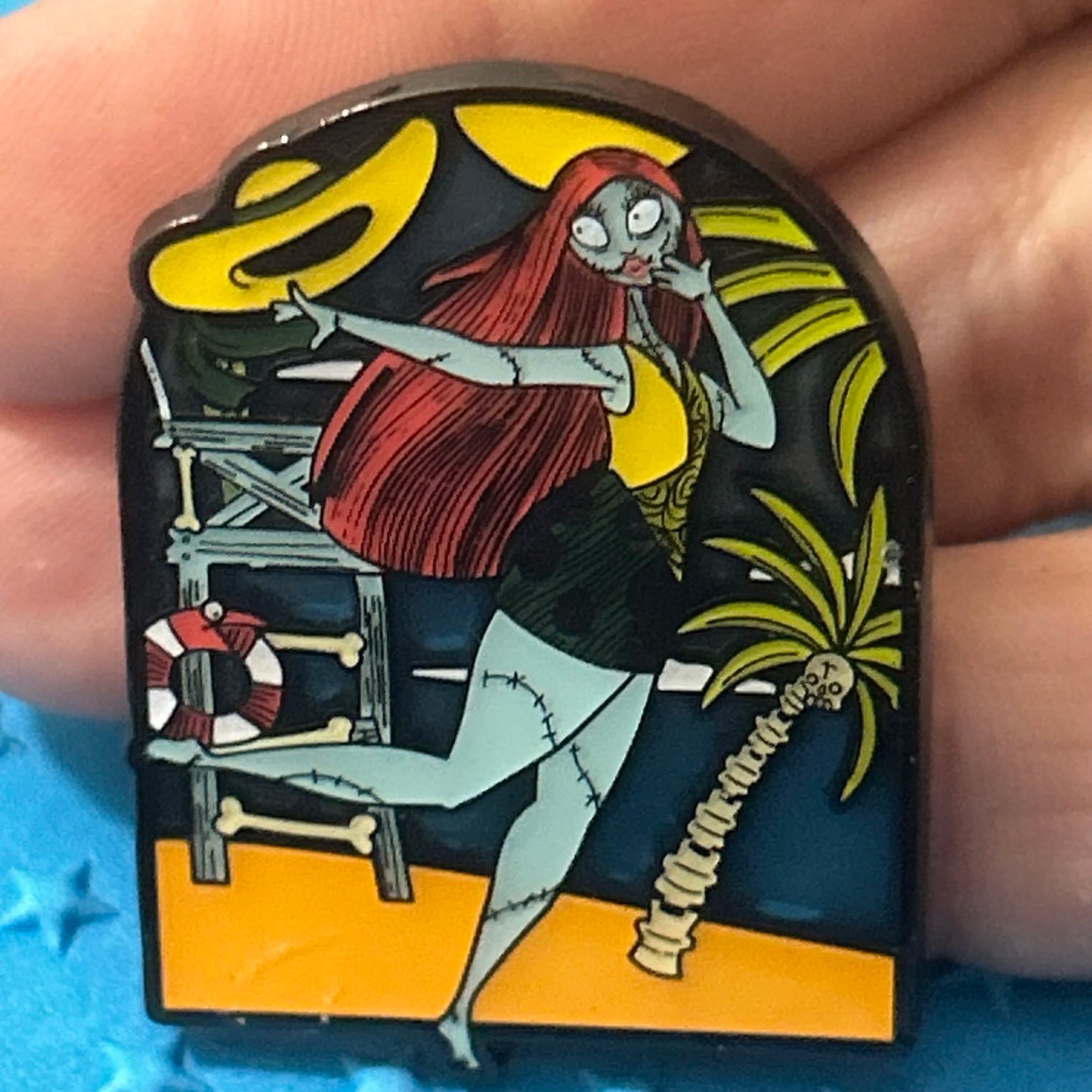 Loungefly - Sally At The Beach - NBC - Disney Pin