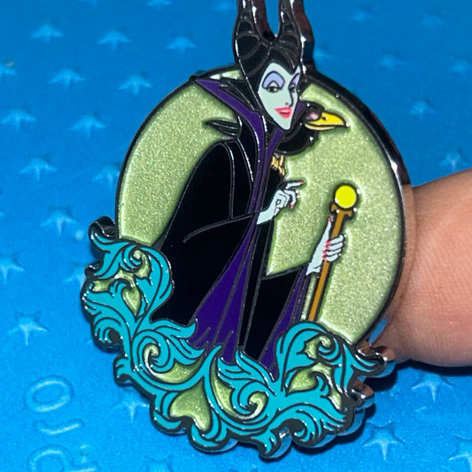 Loungefly - Maleficent - Diablo - Disney Pin