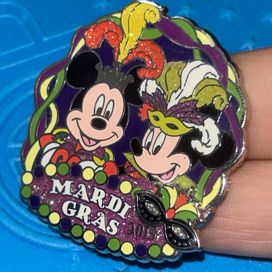 2013 - Mickey and Minnie Mouse - Mardi Gras - LE 2,000 - Pin