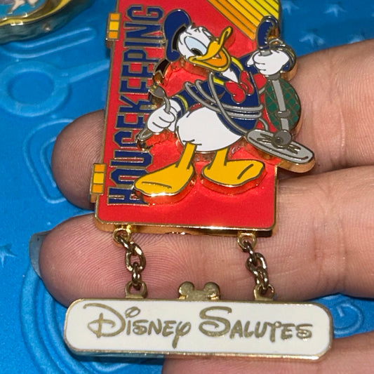 2002 - Donald Duck - Housekeeping - Disney Salutes - Cast Exclusive - Pin