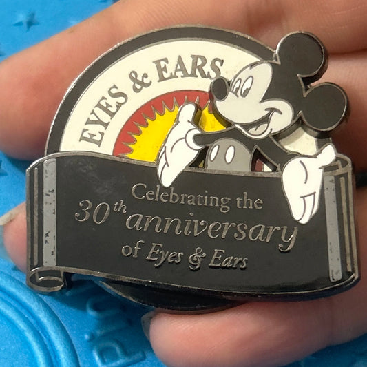 2002 - Mickey Mouse - Cast Exclusive - Eyes and Ears Series - LE 3,000 - Pin