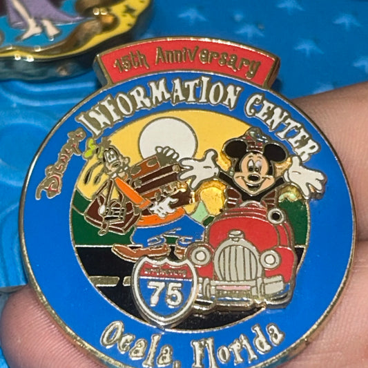 2002 - Mickey Mouse and Goofy - Info Center - Ocala FL - LE 2,000 - Pin