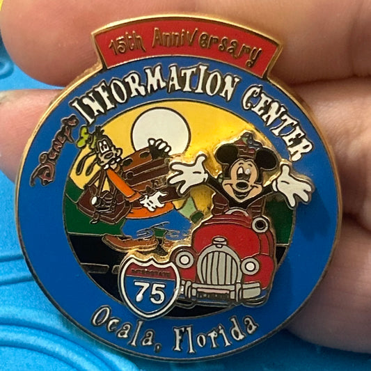 2002 - Mickey Mouse and Goofy - Info Center - Ocala FL - LE 2,000 - Pin