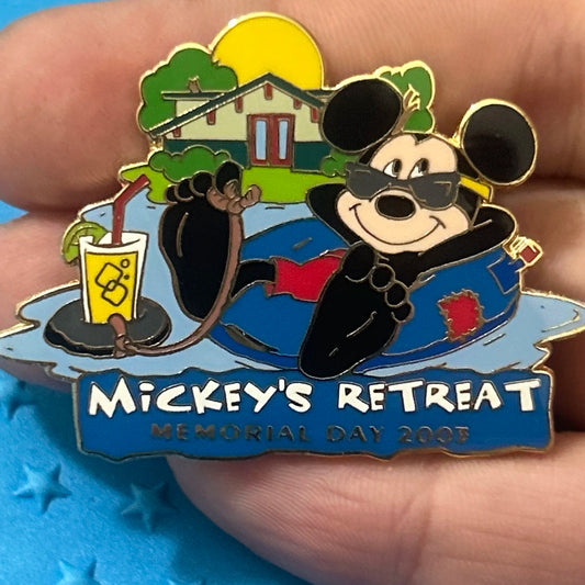 2003 - Mickey Mouse - Memorial Day - Cast Exclusive - LE 3,000 - Disney Pin