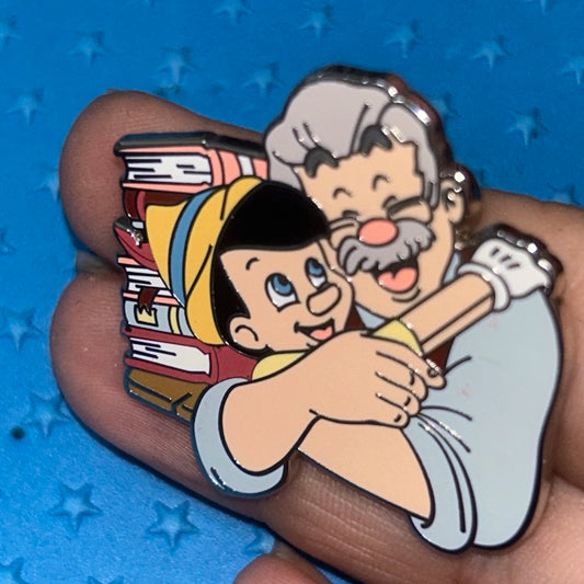 2019 - Pinocchio and Gepetto - Disney Hugs Series - Pin