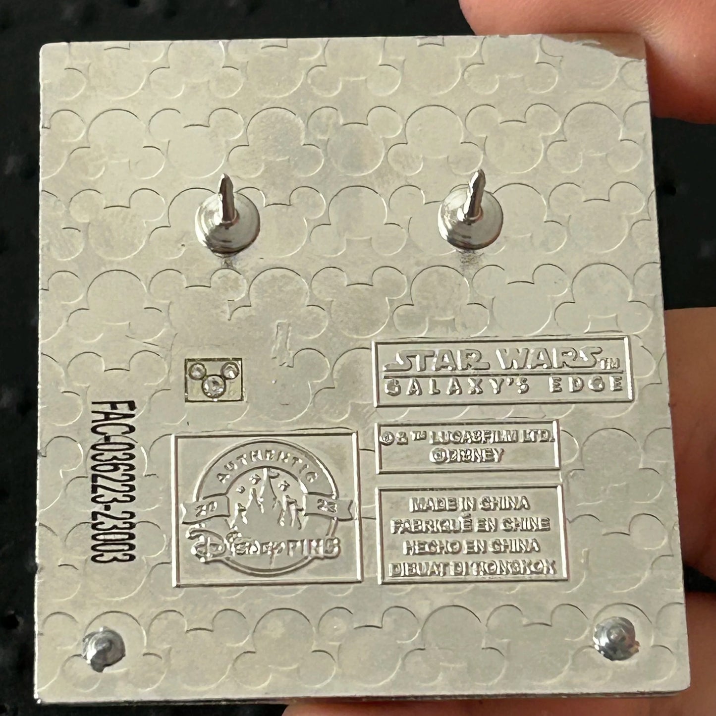 2023 - Galaxys Edge - Black Spire Outpost - Star Wars - Bright Suns - Pin